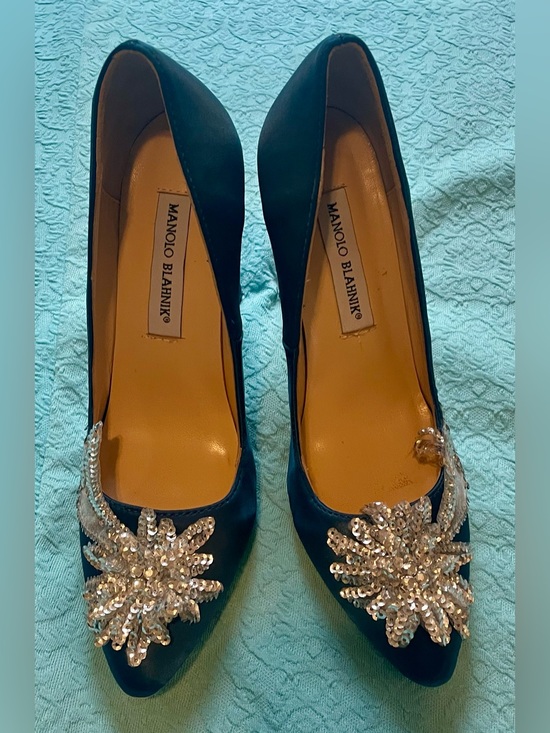Manolo Blahnik Shoes - Manolo Blahnik Navy Satin Embellished Swan Pumps Size 6